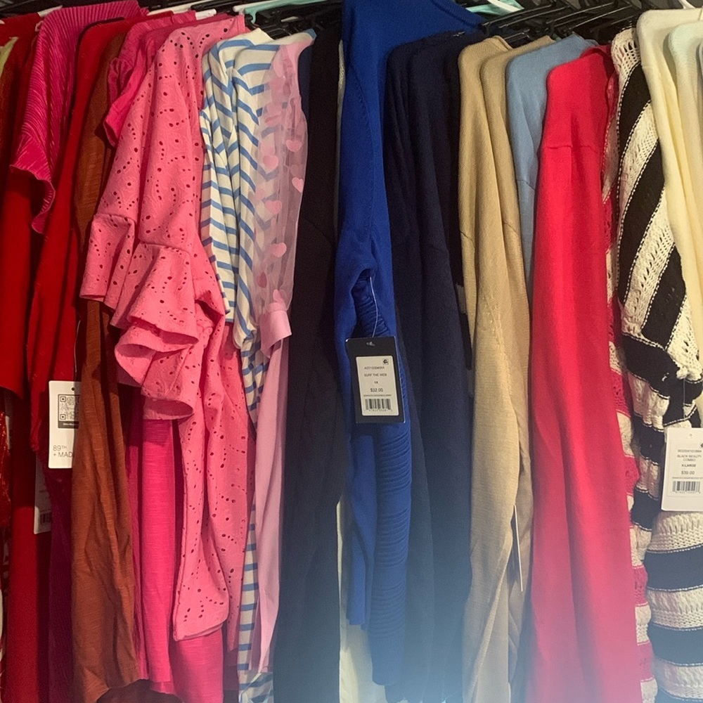 NWT VARIOUS SIZES LIVE SHOW